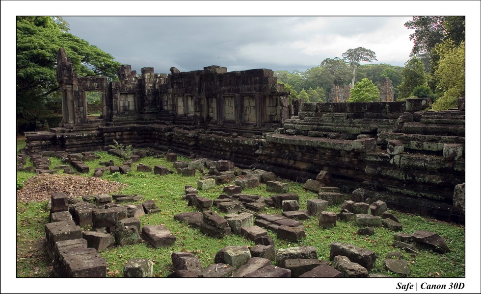 2006 - 07 - Temple angkor - Baphuon 02